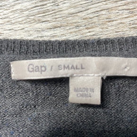 GAP Women’s Charcoal Wool Blend Crew Neck Sweater with button cuff, size small - Picture 2 of 9